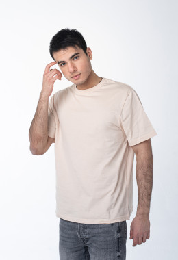 Бежевая мужская футболка Бежевая мужская футболка